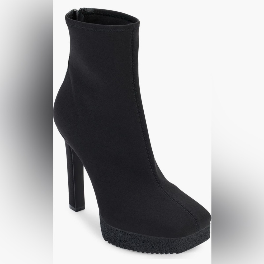 (NWOT) DKNY Zed Square Toe Platform Bootie